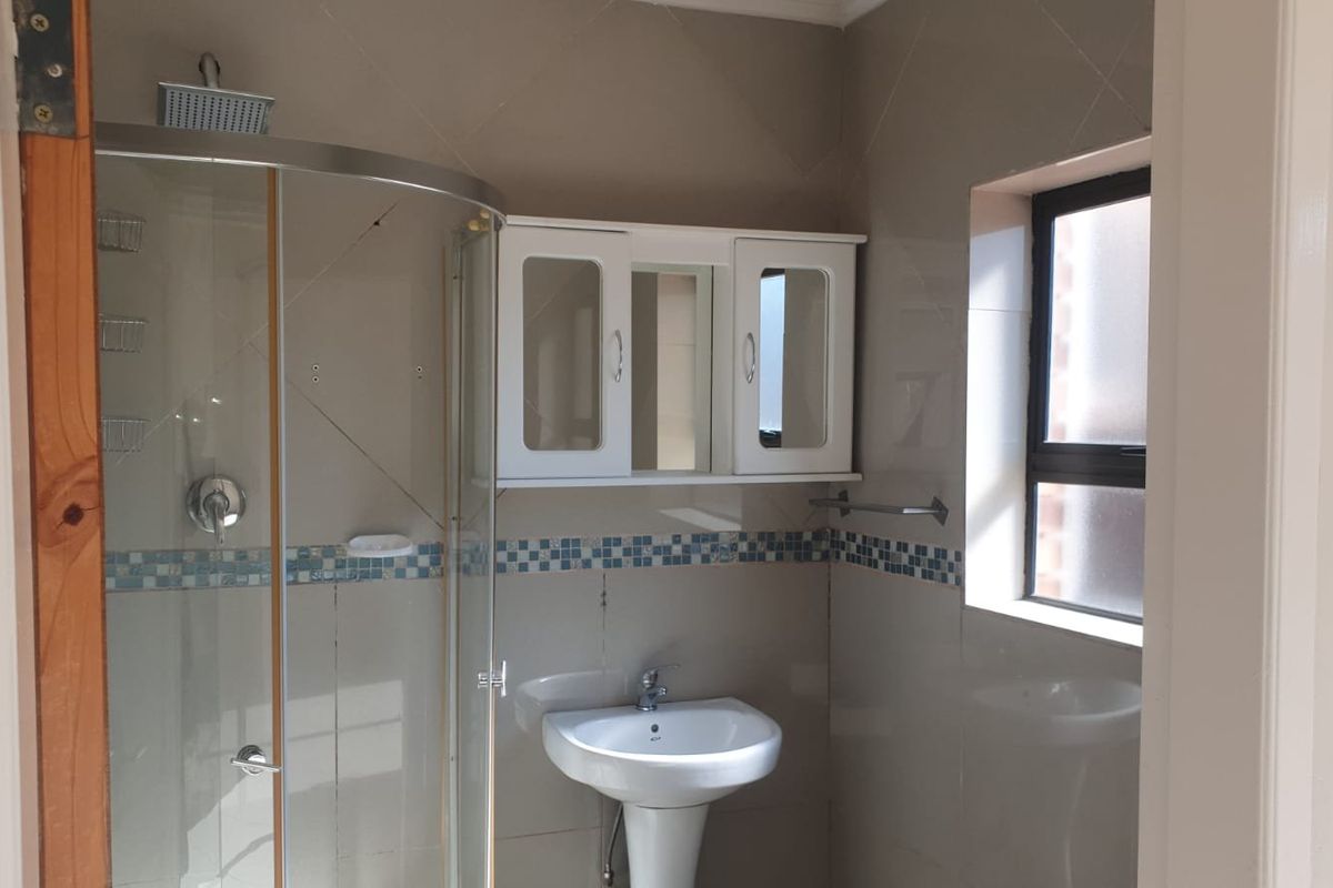 Luxurious 10-Bedrooms Home - Proclamation Hill. - Photo 2