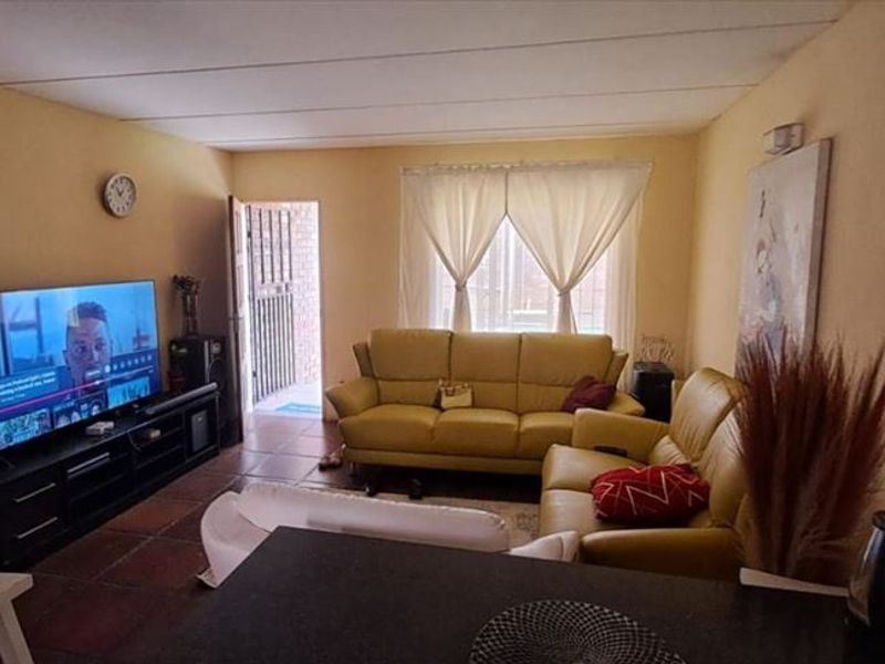 Modern and Practical Living Space - Photo 1