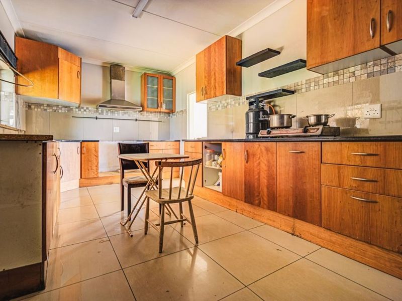 Well-Appointed Family Home with Granny Flat and Ample Parking - Photo 1