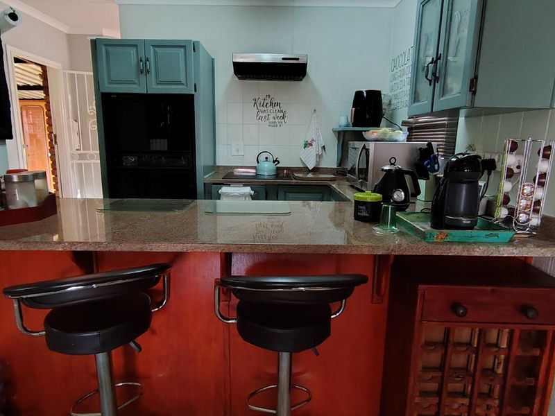 Stylish & Secure 3-Bedroom Family Home in Prime Wierda Park Location - Photo 10