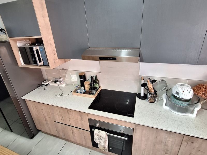 2 Bedroom Ground-Floor Apartment with Exclusive Backyard in Glenwood Estate! - Photo 5