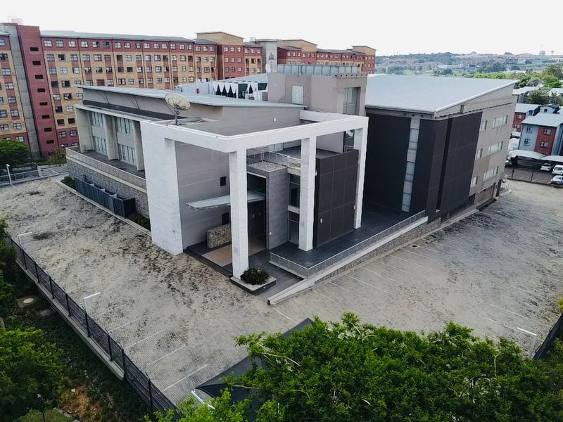 3-Storey Freestanding Office Building for Sale | Prime Midrand Location - Photo 2