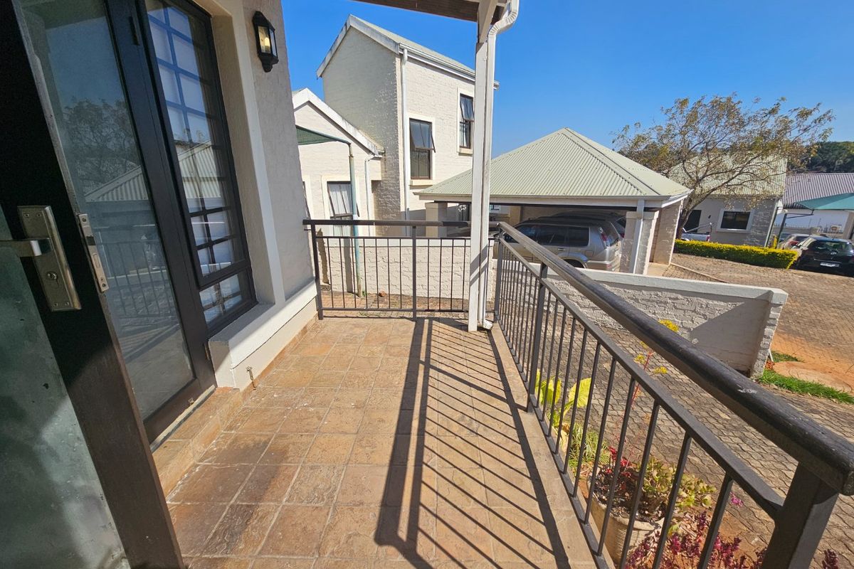 Stunning 2 Bedroom, 1 Bathrooms, security Estate, in CBD - Photo 5