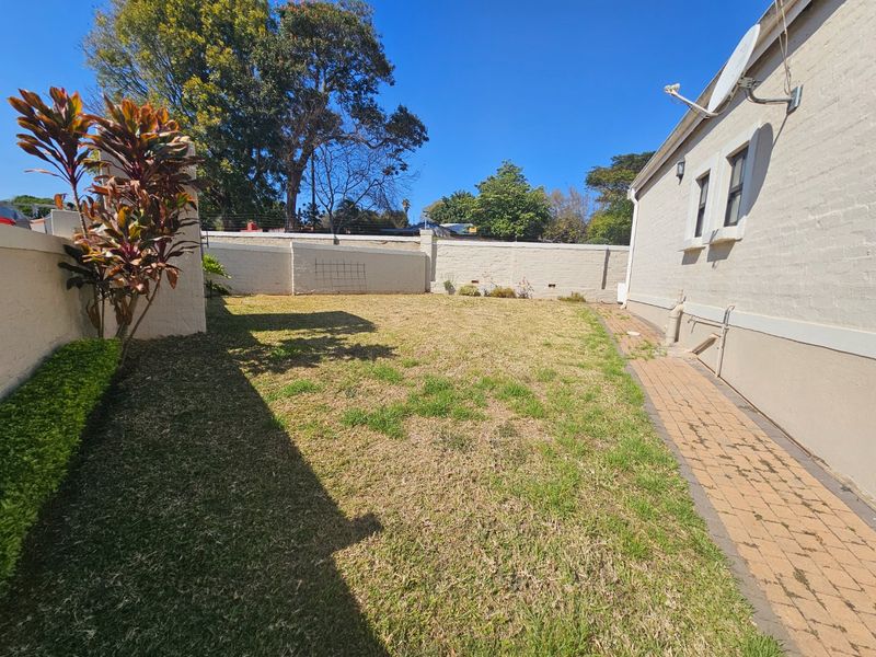 Stunning 2 Bedroom, 1 Bathrooms, security Estate, in CBD - Photo 4
