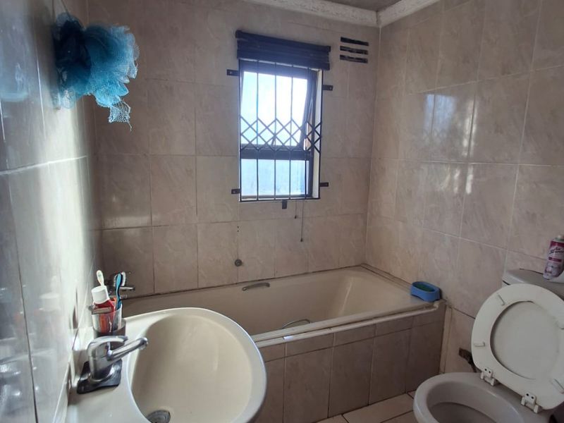 3 Bedroom Property for Sale in NU 5, Mdantsane - Photo 2