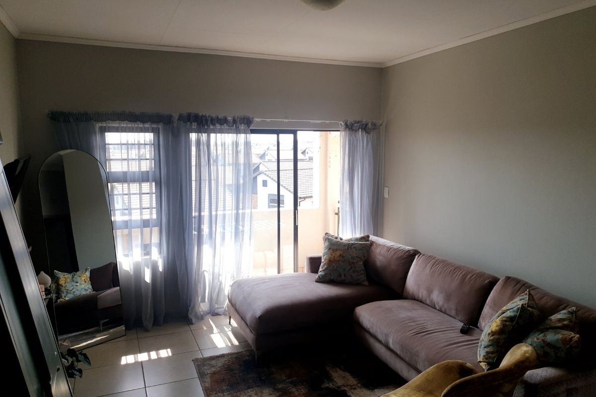 2 Bed Apartment in Amberfield for Sale - Photo 2