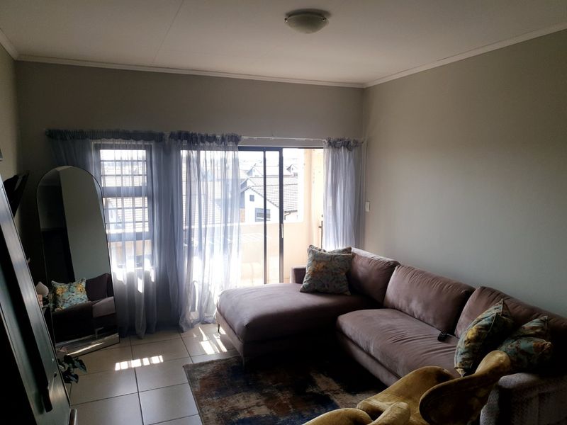 2 Bed Apartment in Amberfield for Sale - Photo 2