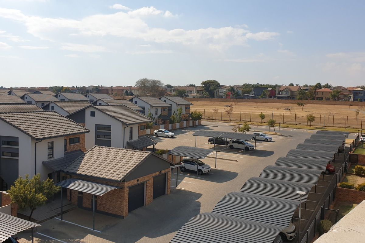 2 Bed Apartment in Amberfield for Sale - Photo 4