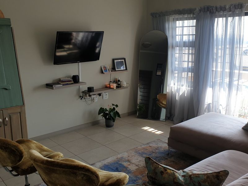 2 Bed Apartment in Amberfield for Sale - Photo 3