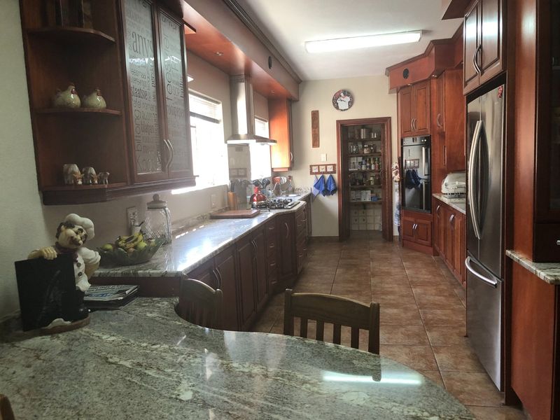 A Residence Full of Possibilities - A Gem Awaits - Photo 5