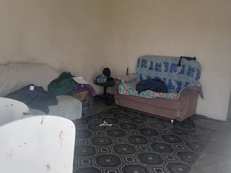 2 bedroom house for sale - Photo 2