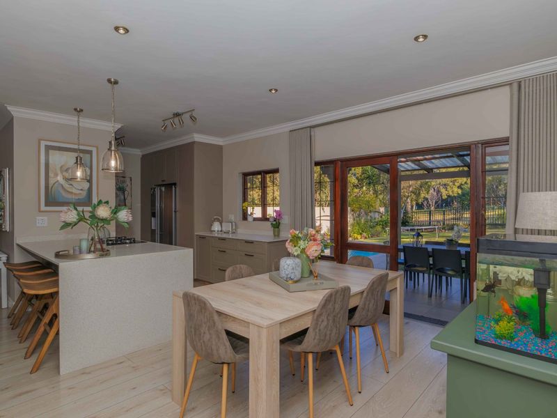 Stunning Modern Family Home on Thornhill Estate greenbelt - Photo 9