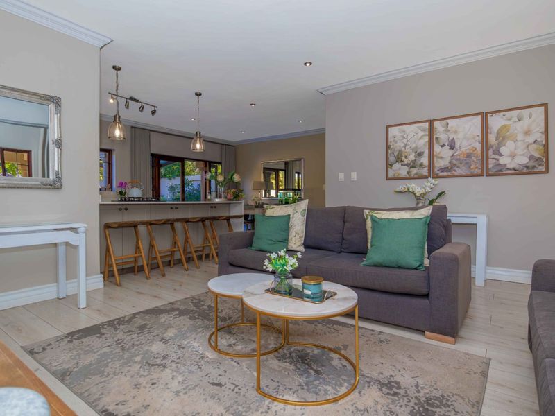 Stunning Modern Family Home on Thornhill Estate greenbelt - Photo 6