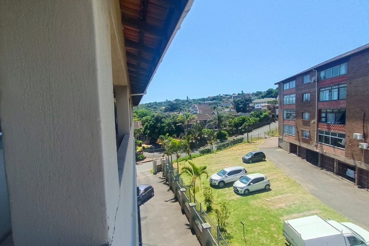 Stunning 2 bedroom flat Bluff, R890 000 - Photo 2