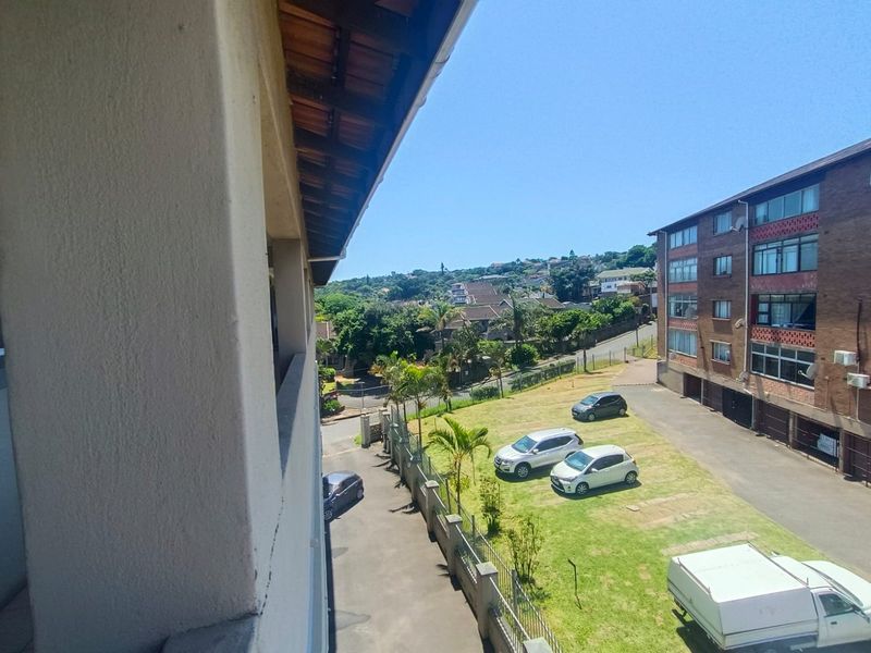 Stunning 2 bedroom flat Bluff, R890 000 - Photo 2