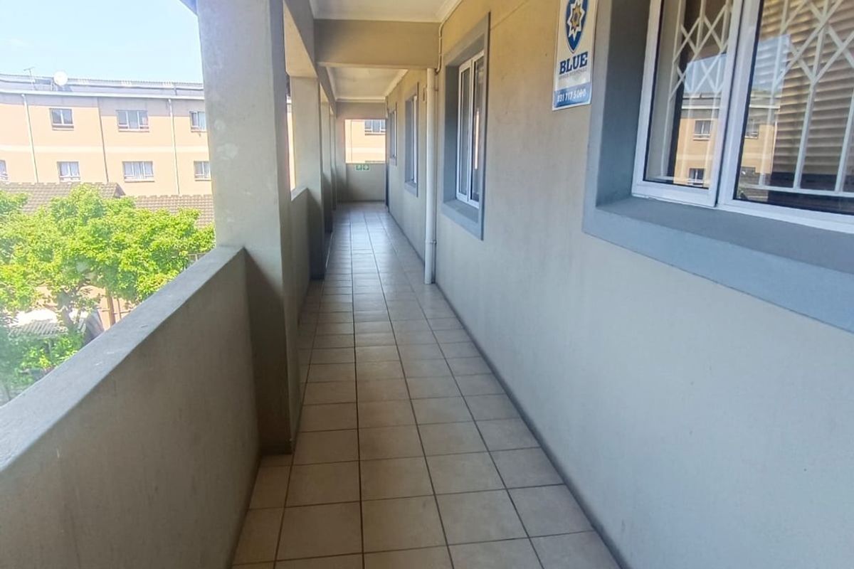 Stunning 2 bedroom flat Bluff, R890 000 - Photo 3