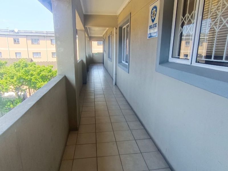 Stunning 2 bedroom flat Bluff, R890 000 - Photo 3