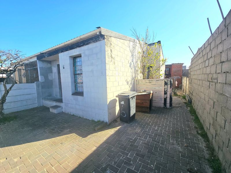 Three bedroom semi-detached house - Photo 6