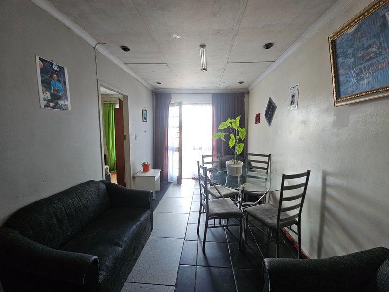 Three bedroom semi-detached house - Photo 9