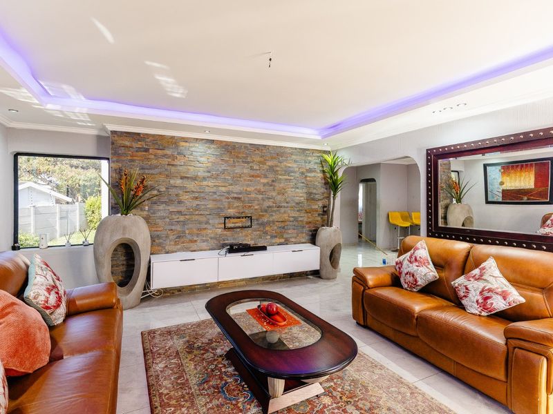 Beautiful Family Home! - Photo 5