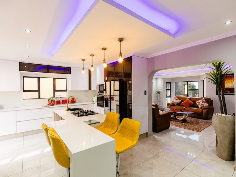 Beautiful Family Home! - Photo 9