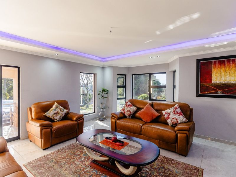 Beautiful Family Home! - Photo 6