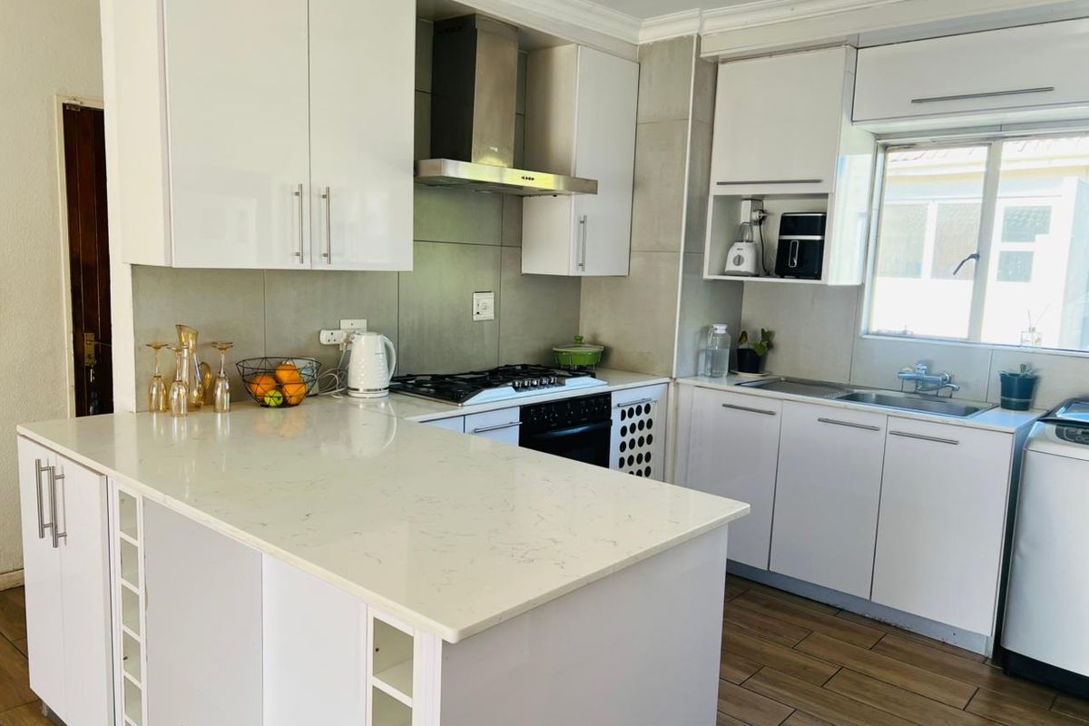 3 Bed Apartment in Eden Glen for Sale - Photo 2