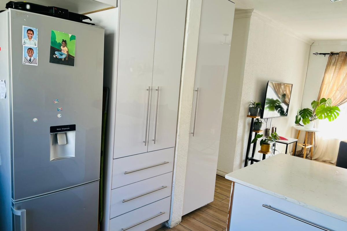 3 Bed Apartment in Eden Glen for Sale - Photo 5