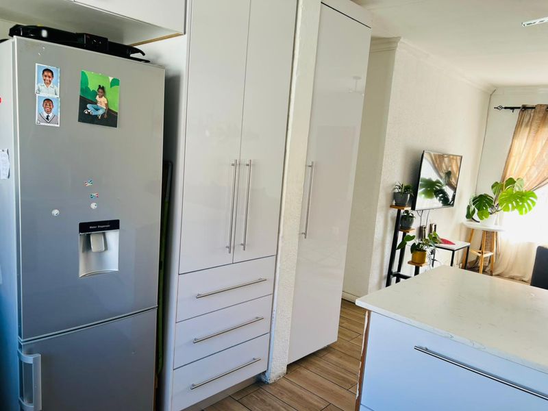 3 Bed Apartment in Eden Glen for Sale - Photo 5