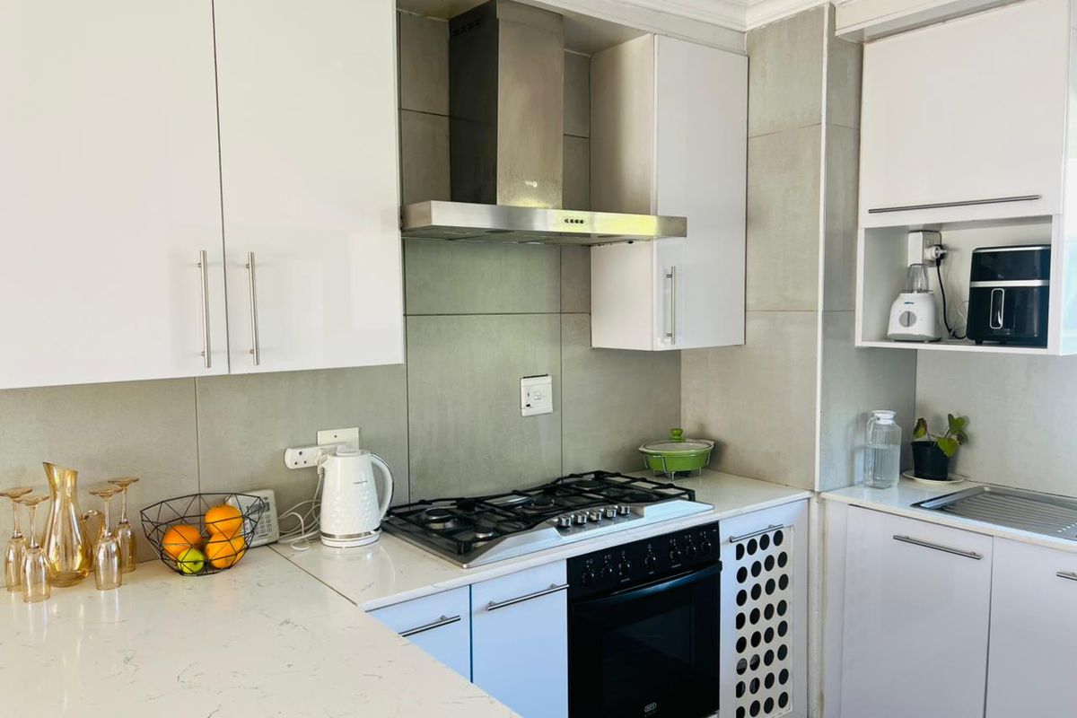 3 Bed Apartment in Eden Glen for Sale - Photo 3