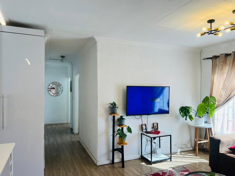 3 Bed Apartment in Eden Glen for Sale - Photo 7