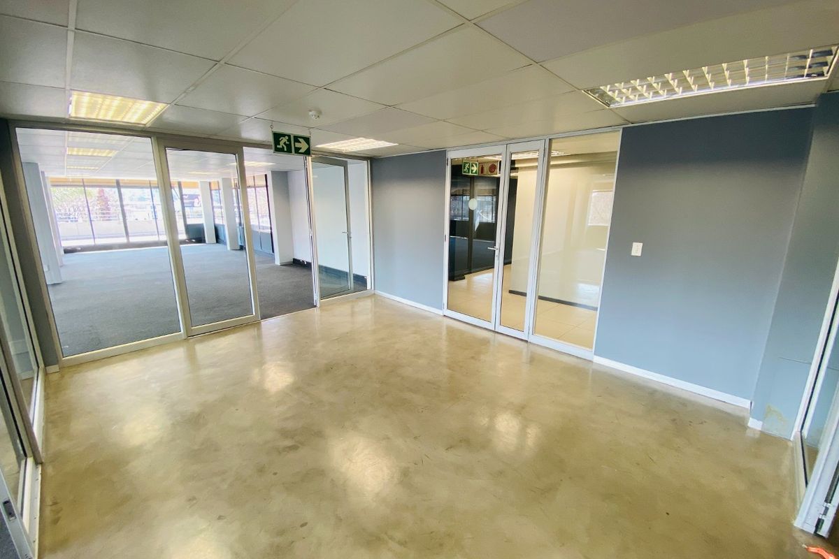 Prime Office Space To Let In Cresta - Photo 2