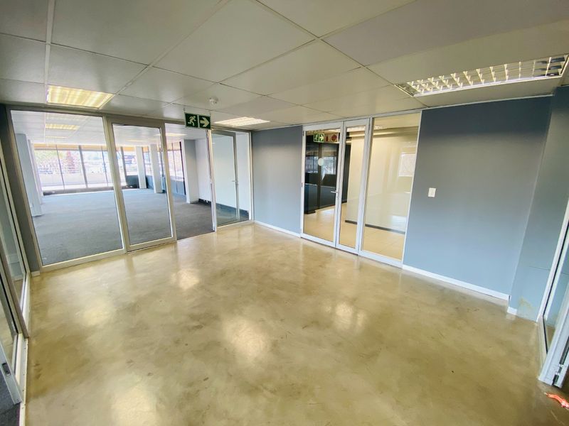 Prime Office Space To Let In Cresta - Photo 2