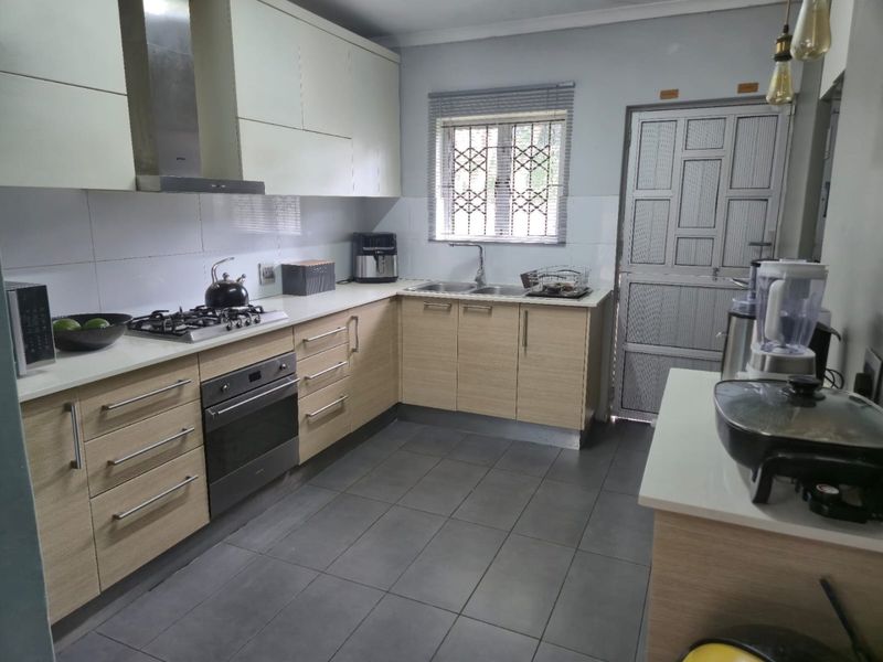 3 Bedroom house for sale in Yellow Wood Park R1,400,000 - Photo 5
