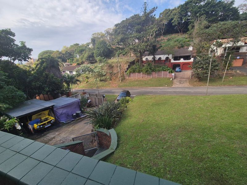 4 Bedroom house for sale in Amanzimtoti R1,495,000 - Photo 2