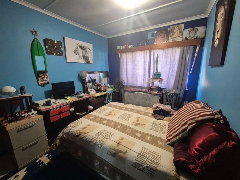 4 Bedroom house for sale in Amanzimtoti R1,495,000 - Photo 9