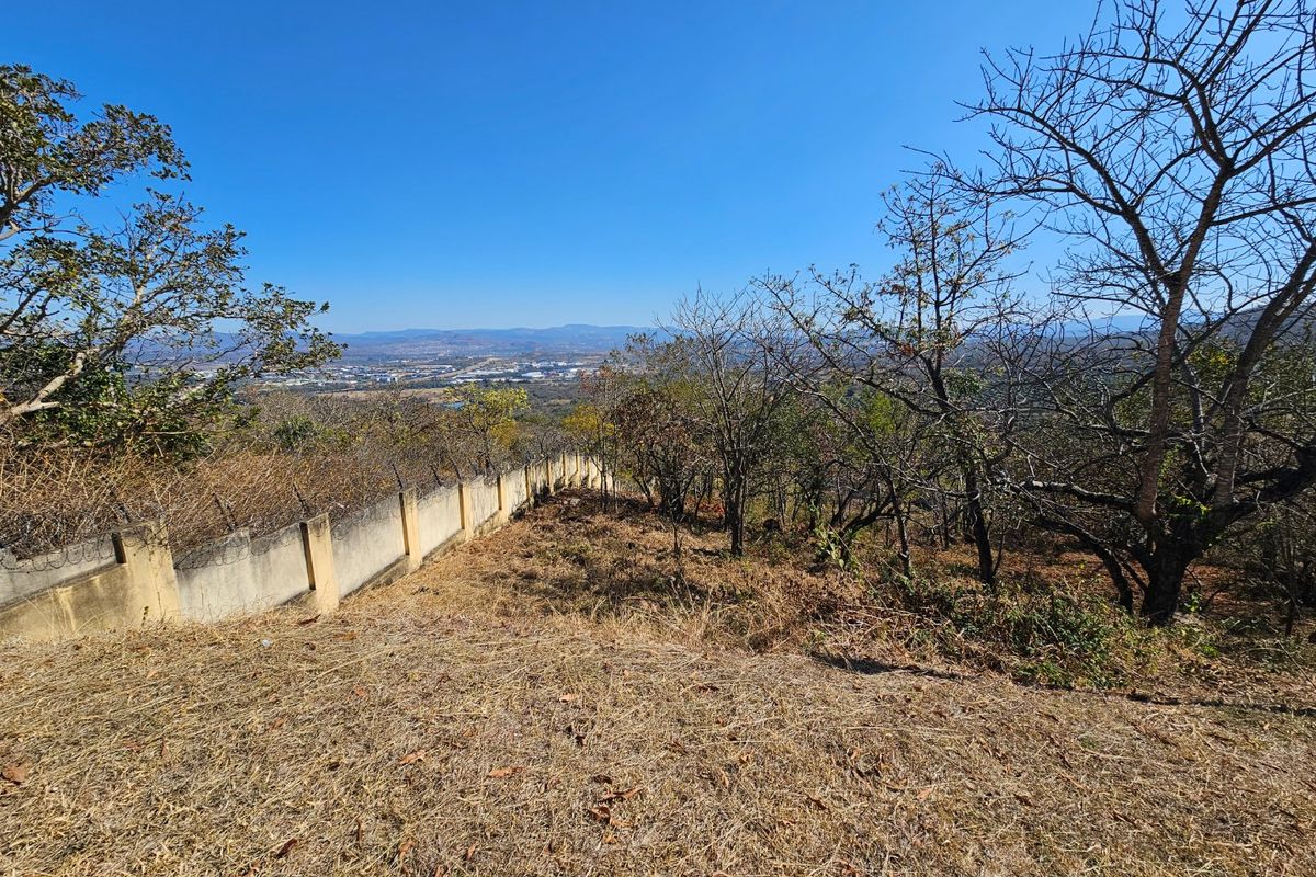 Large Stand, Spectacular Views, Security Estate  - Photo 2