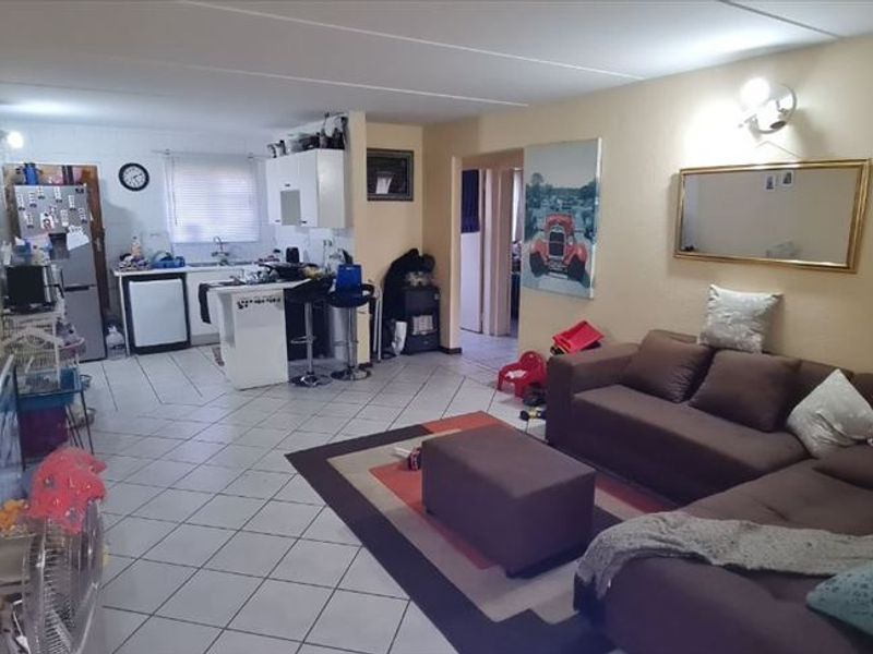 Cozy Starter Home with Pool - Photo 2