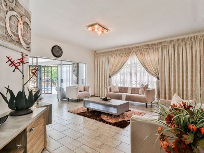 Charming Family Home with Modern Comforts - Photo 2