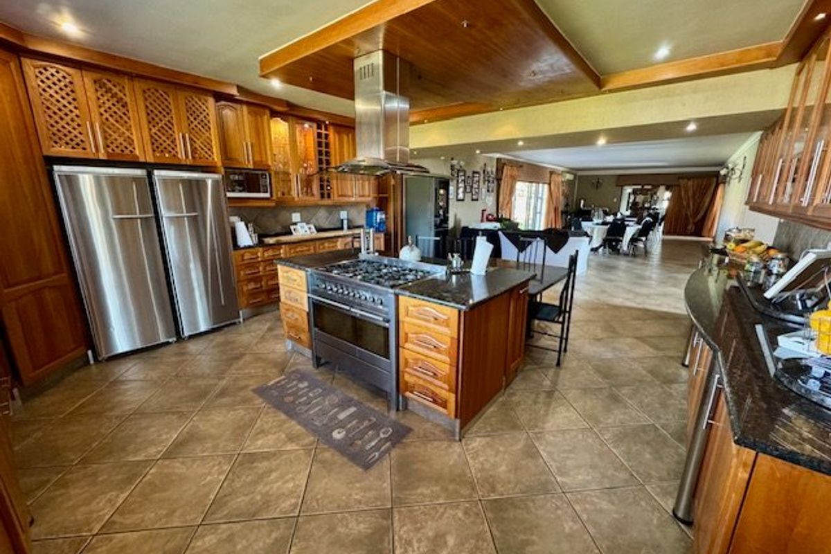 Spacious Family Estate with Income Potential - Photo 2