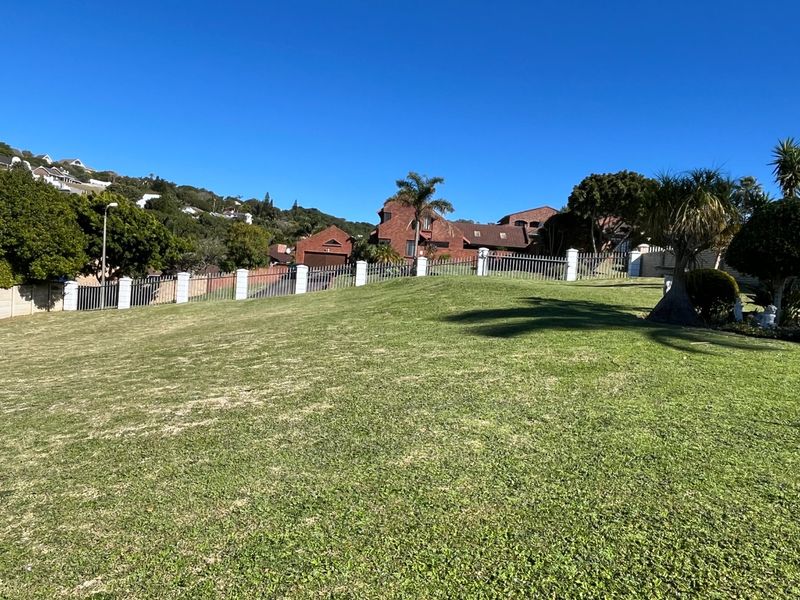 Neat, grassed and walled plot in upmarket suburb - Photo 9