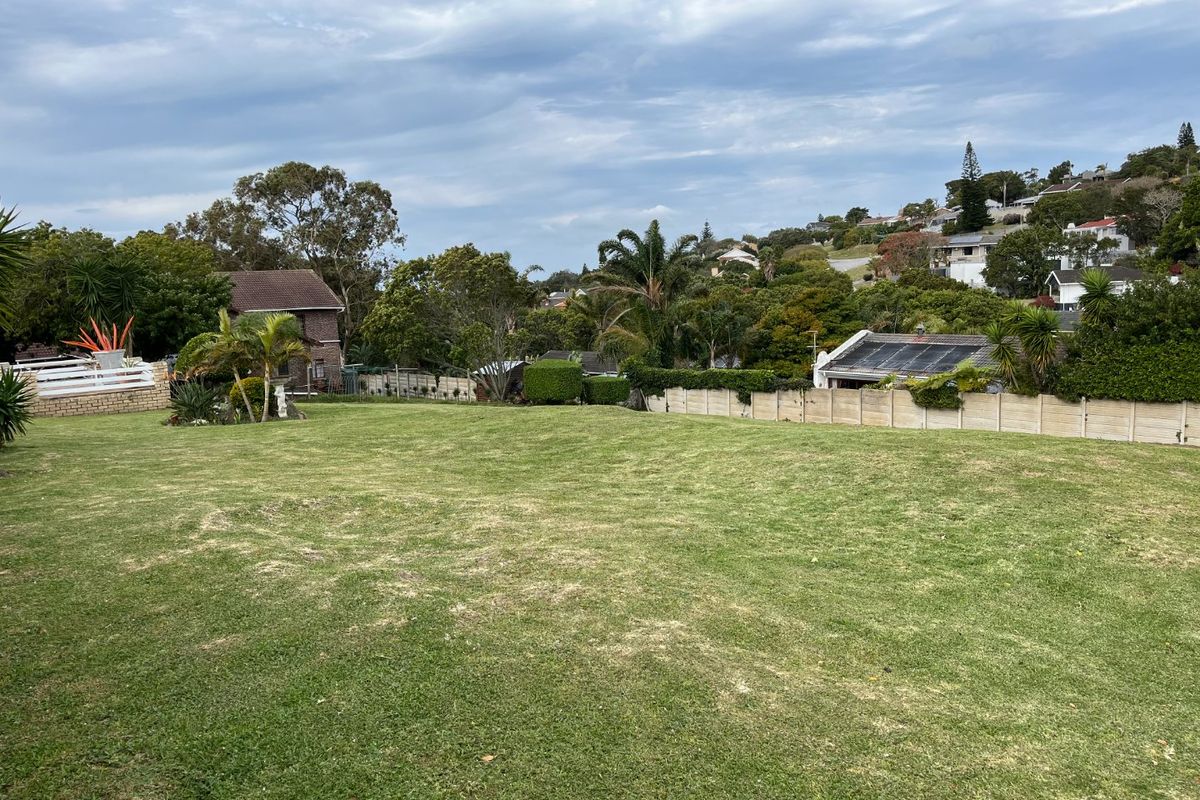 Neat, grassed and walled plot in upmarket suburb - Photo 5