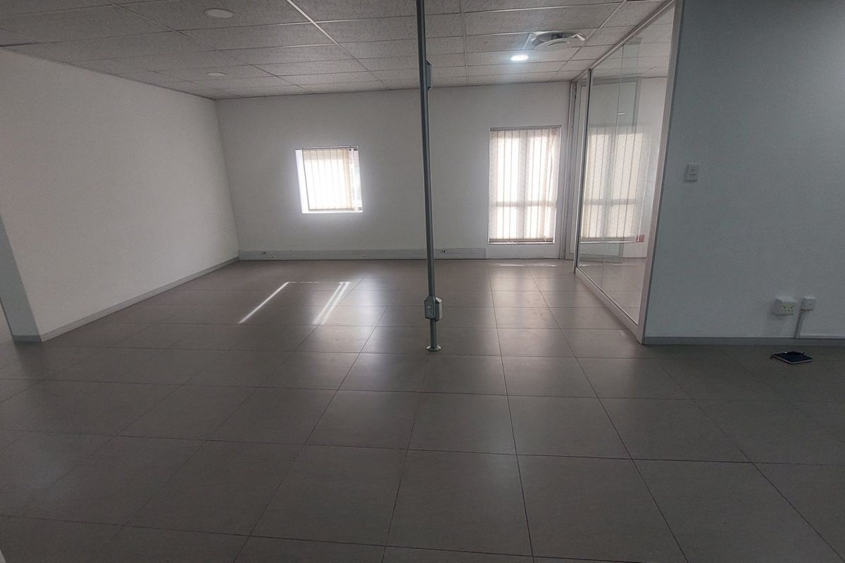 Commercial property for rent in Glenwood - Photo 3
