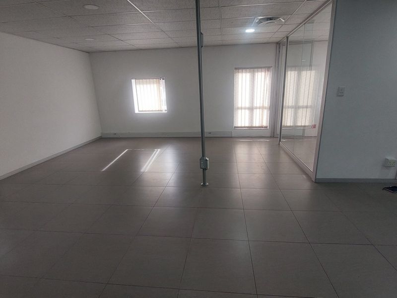 Commercial property for rent in Glenwood - Photo 3