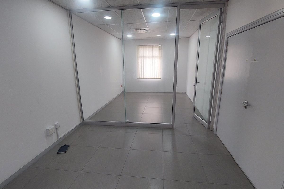 Commercial property for rent in Glenwood - Photo 5