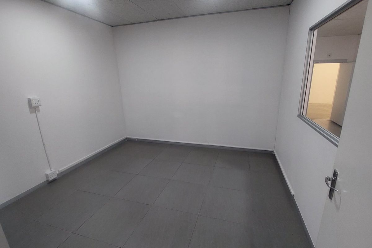 Commercial property for rent in Glenwood - Photo 4