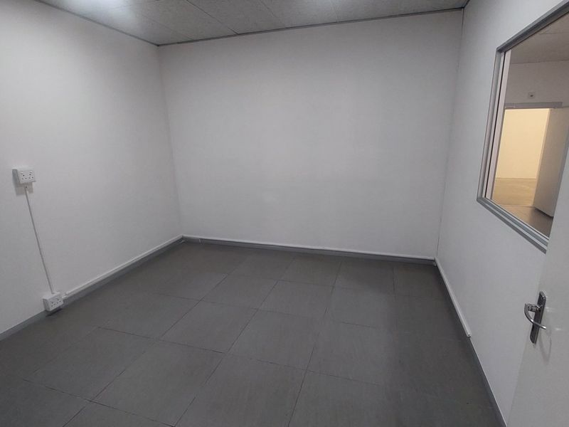 Commercial property for rent in Glenwood - Photo 4