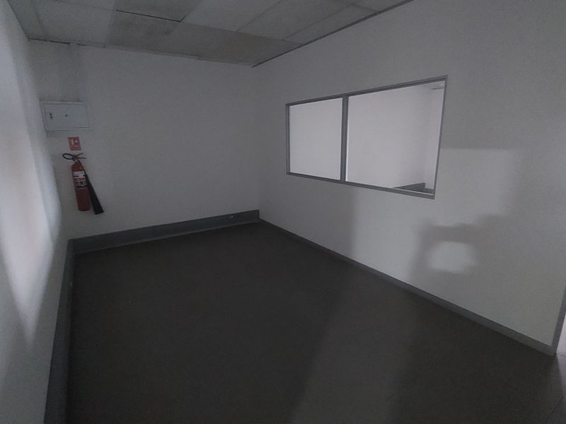 Commercial property for rent in Glenwood - Photo 3
