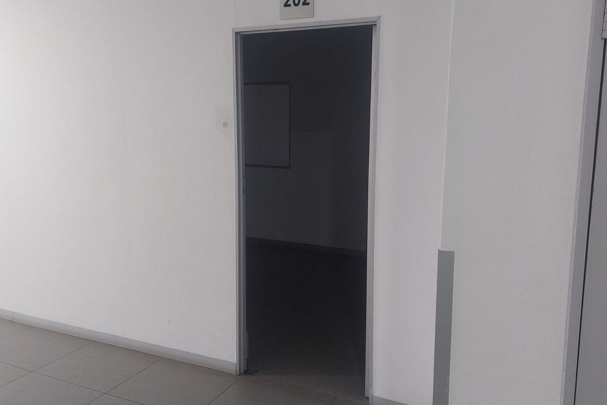 Commercial property for rent in Glenwood - Photo 2
