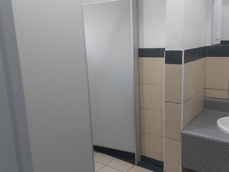 Commercial property for rent in Glenwood - Photo 6